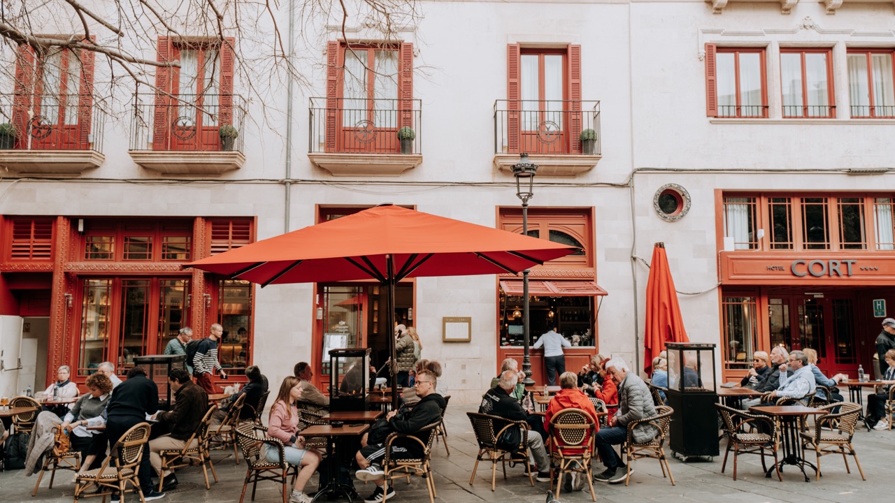 Hotel Cort auf der Plaa de Cort, Palma - Mallorca Entdecken