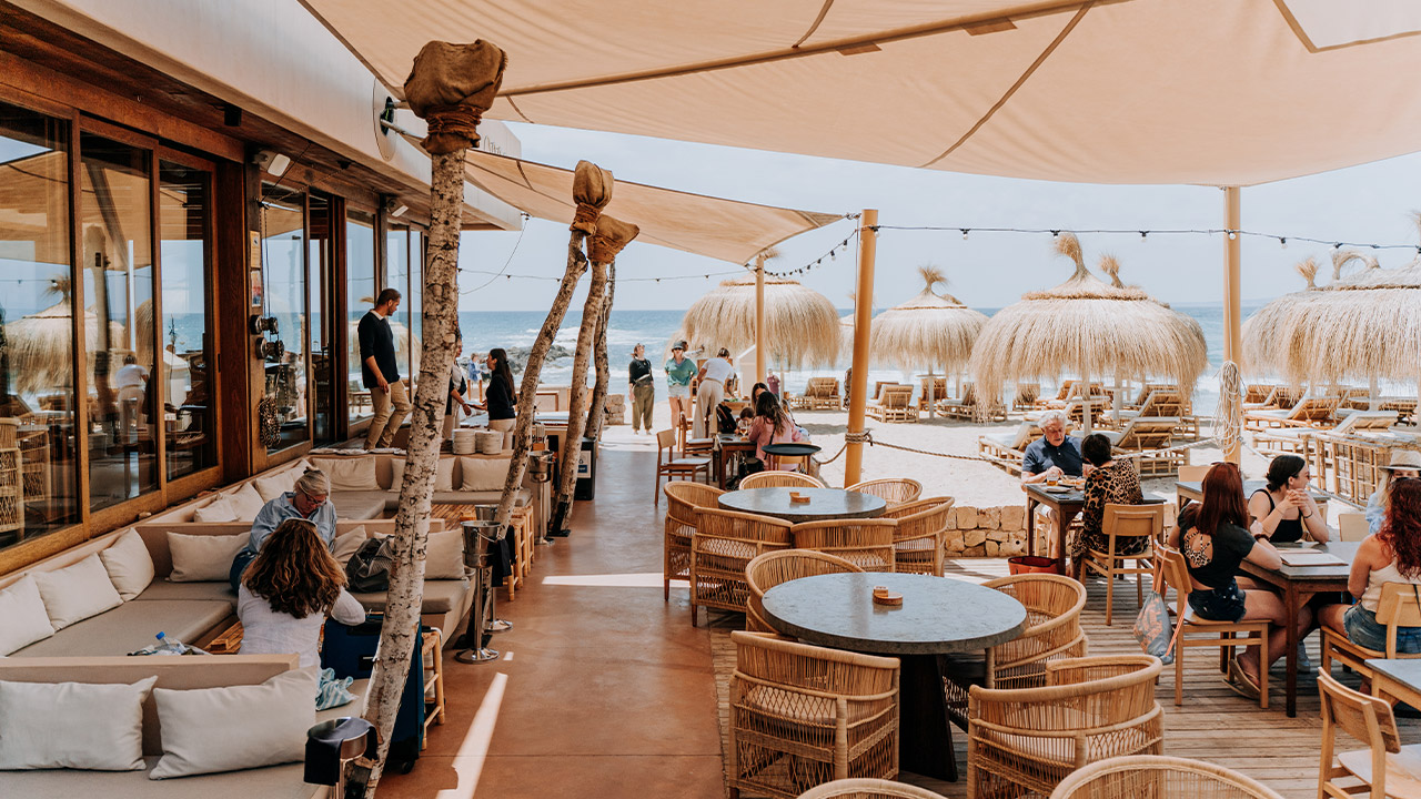 Gourmet seaside fusion at Assaona Gastrobeach Club - Discover Mallorca