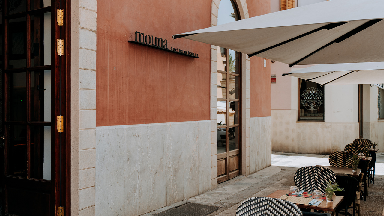 Mouna Restaurant, La Lonja